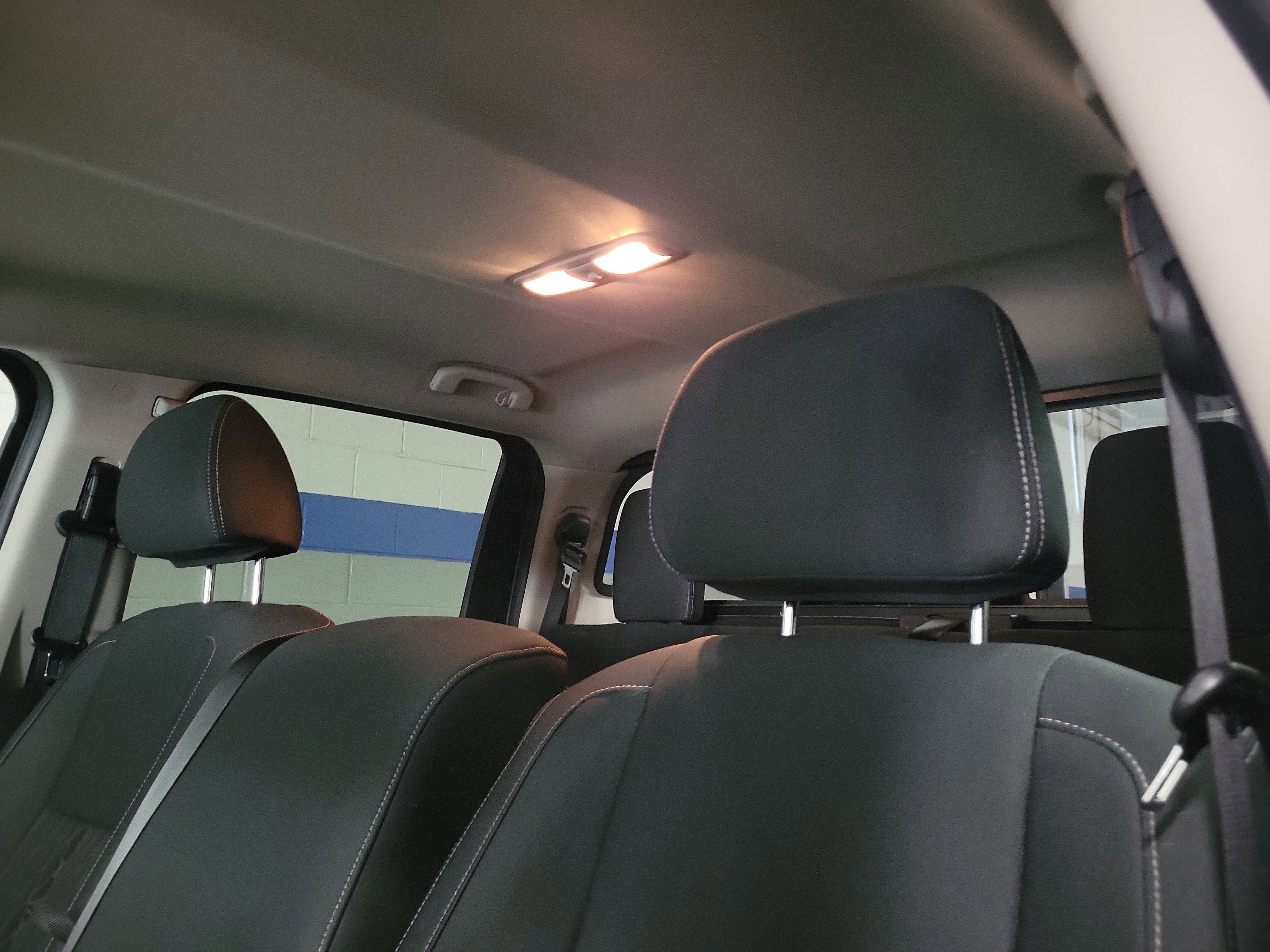 Used 2019 Nissan Titan SV image 16