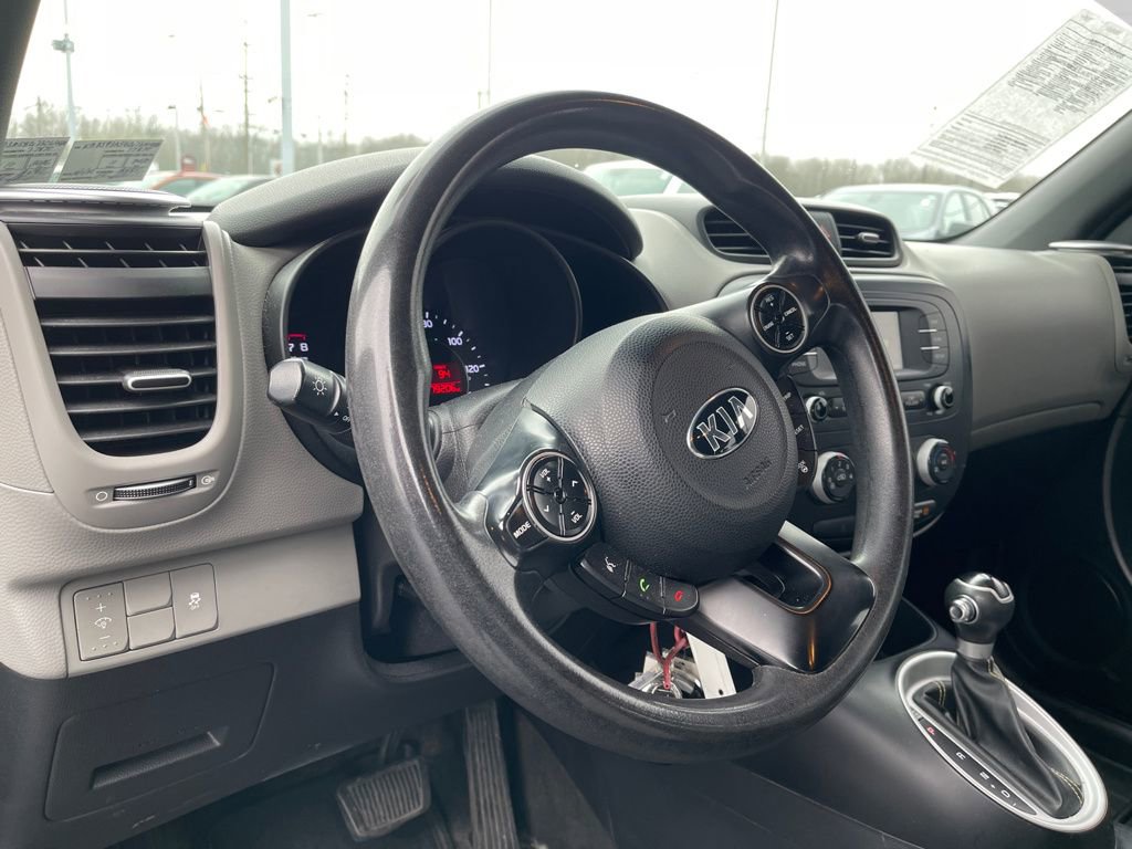 Used 2016 Kia Soul + image 13