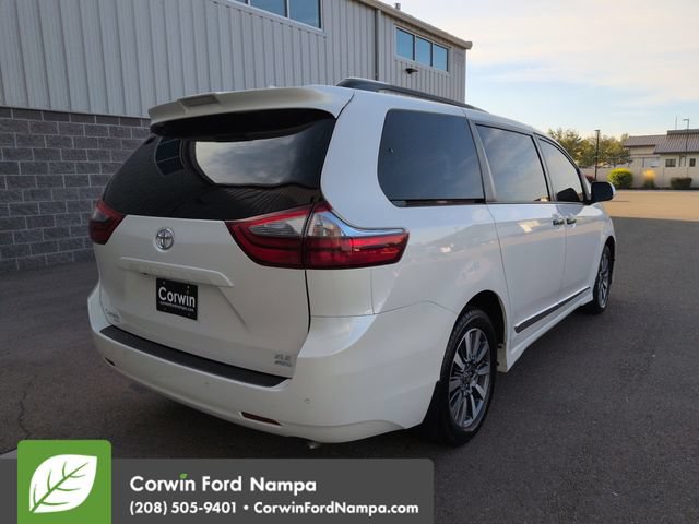 Used 2020 Toyota Sienna XLE w/ XLE Navigation Package AWD/4WD image 3