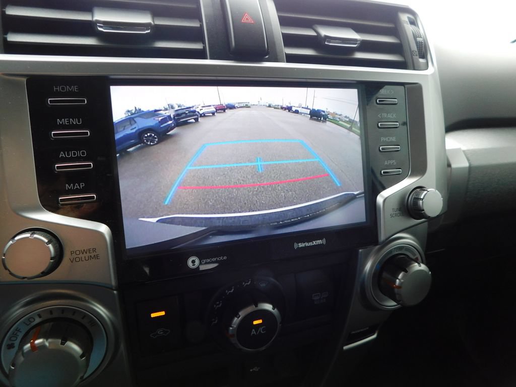 Used 2020 Toyota 4Runner SR5 AWD/4WD image 30
