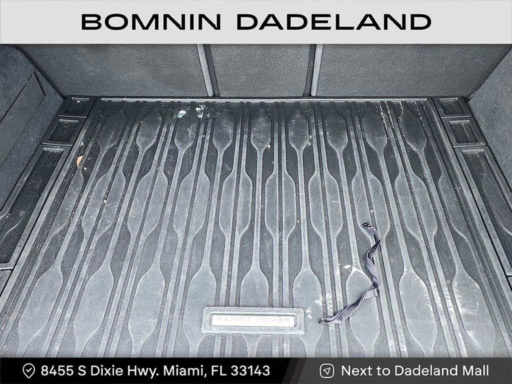 Used 2020 Land Rover Range Rover Evoque R-Dynamic SE image 6