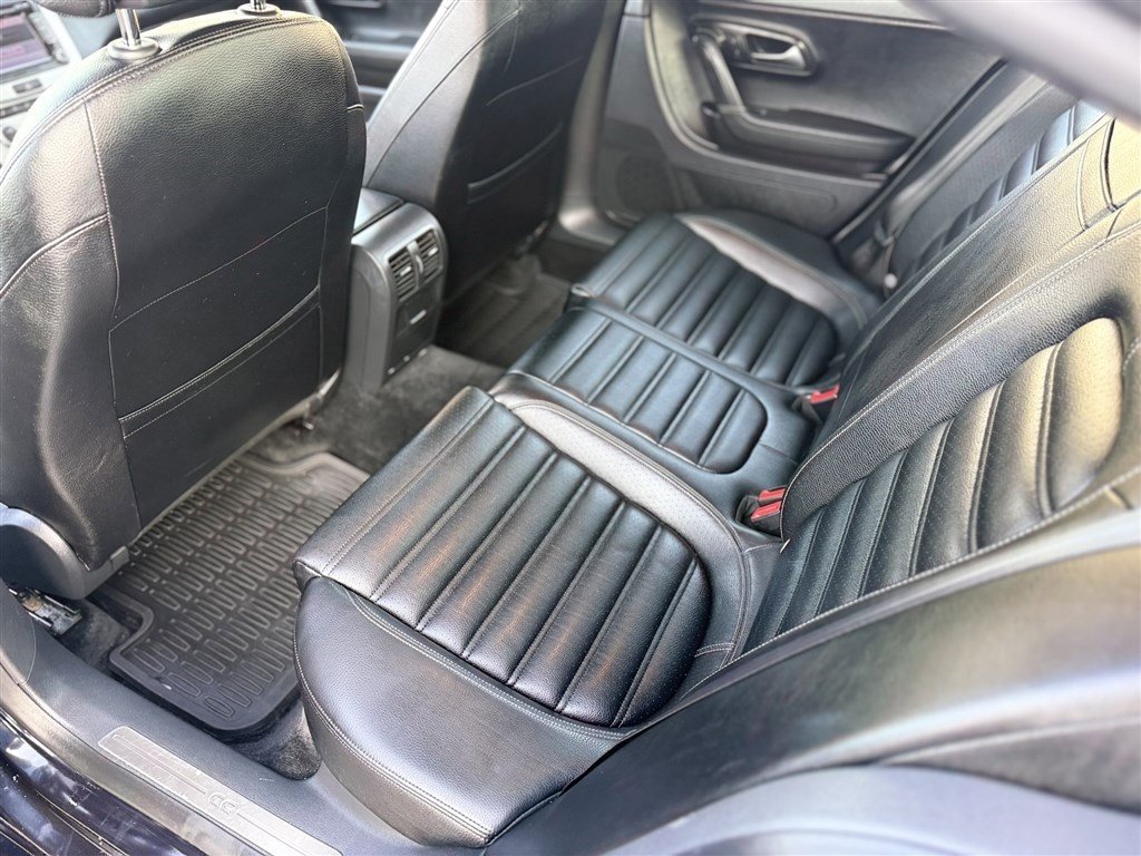 Used 2013 Volkswagen CC Sport image 17