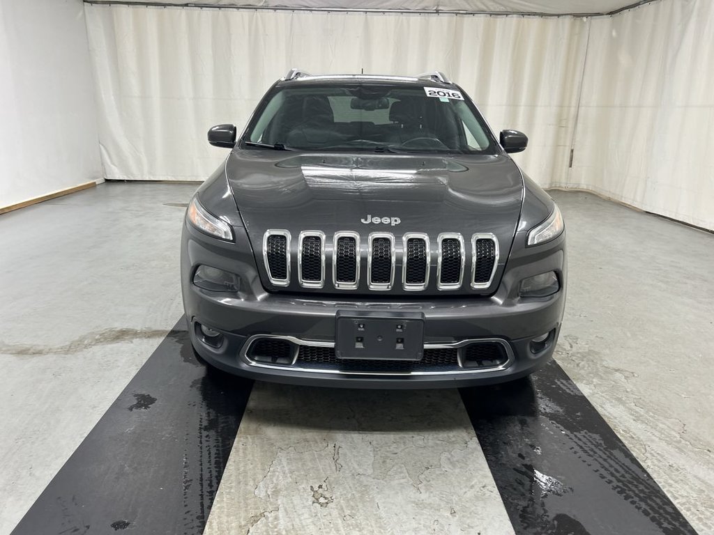 Used 2016 Jeep Cherokee Limited AWD/4WD image 3
