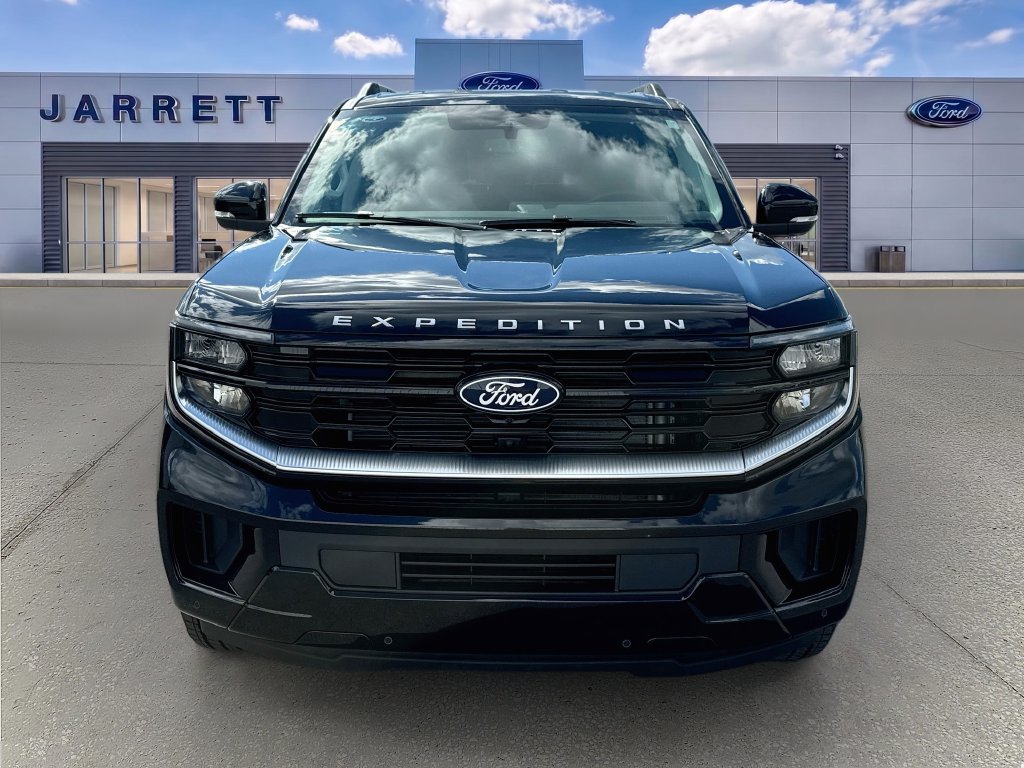 New 2027 Ford Expedition Platinum RWD image 2