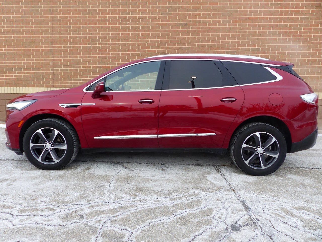 Used 2022 Buick Enclave Essence w/ Sport Touring Edition AWD/4WD image 6