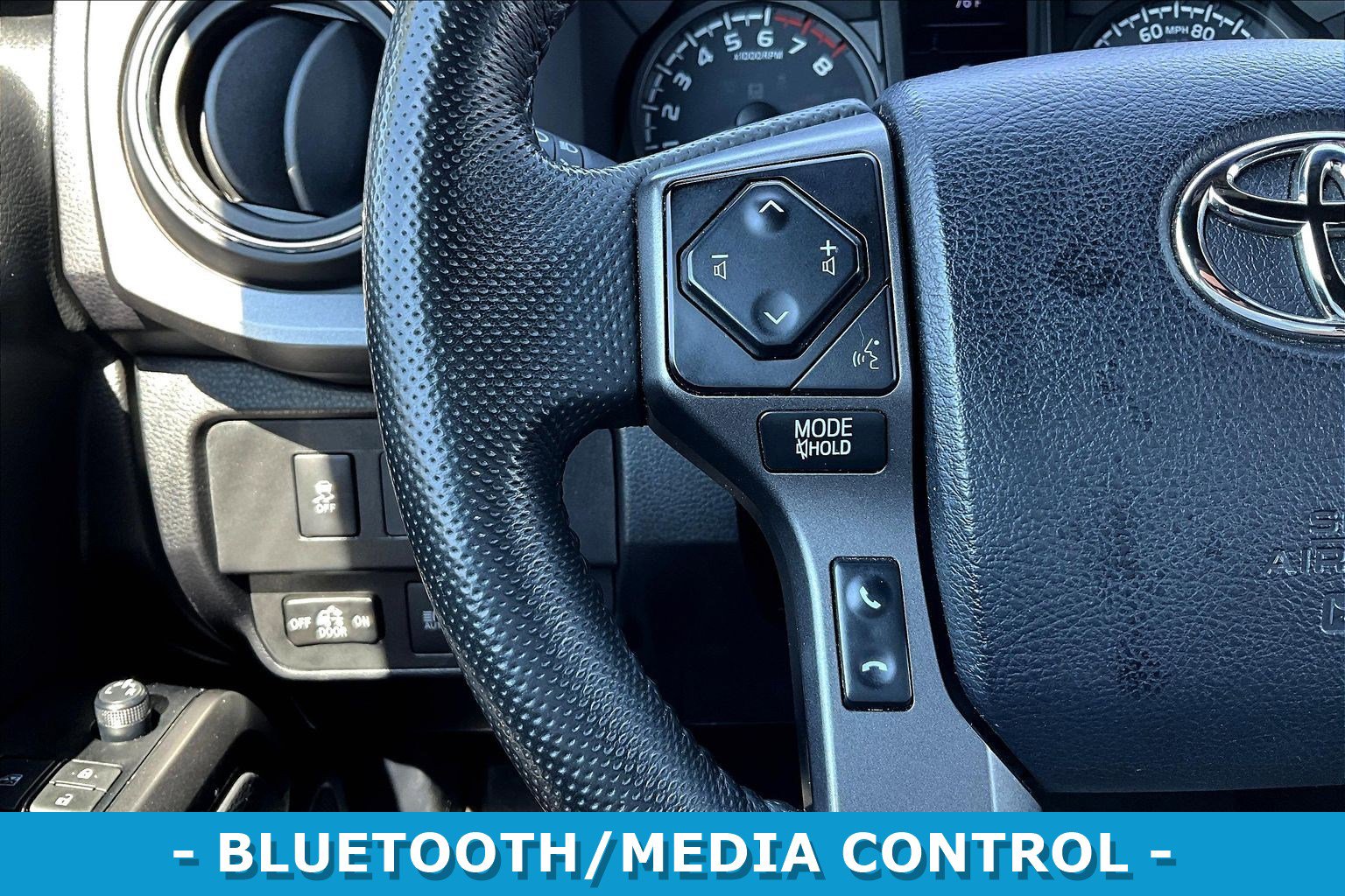 Used 2023 Toyota Tacoma TRD Off-Road AWD/4WD image 12