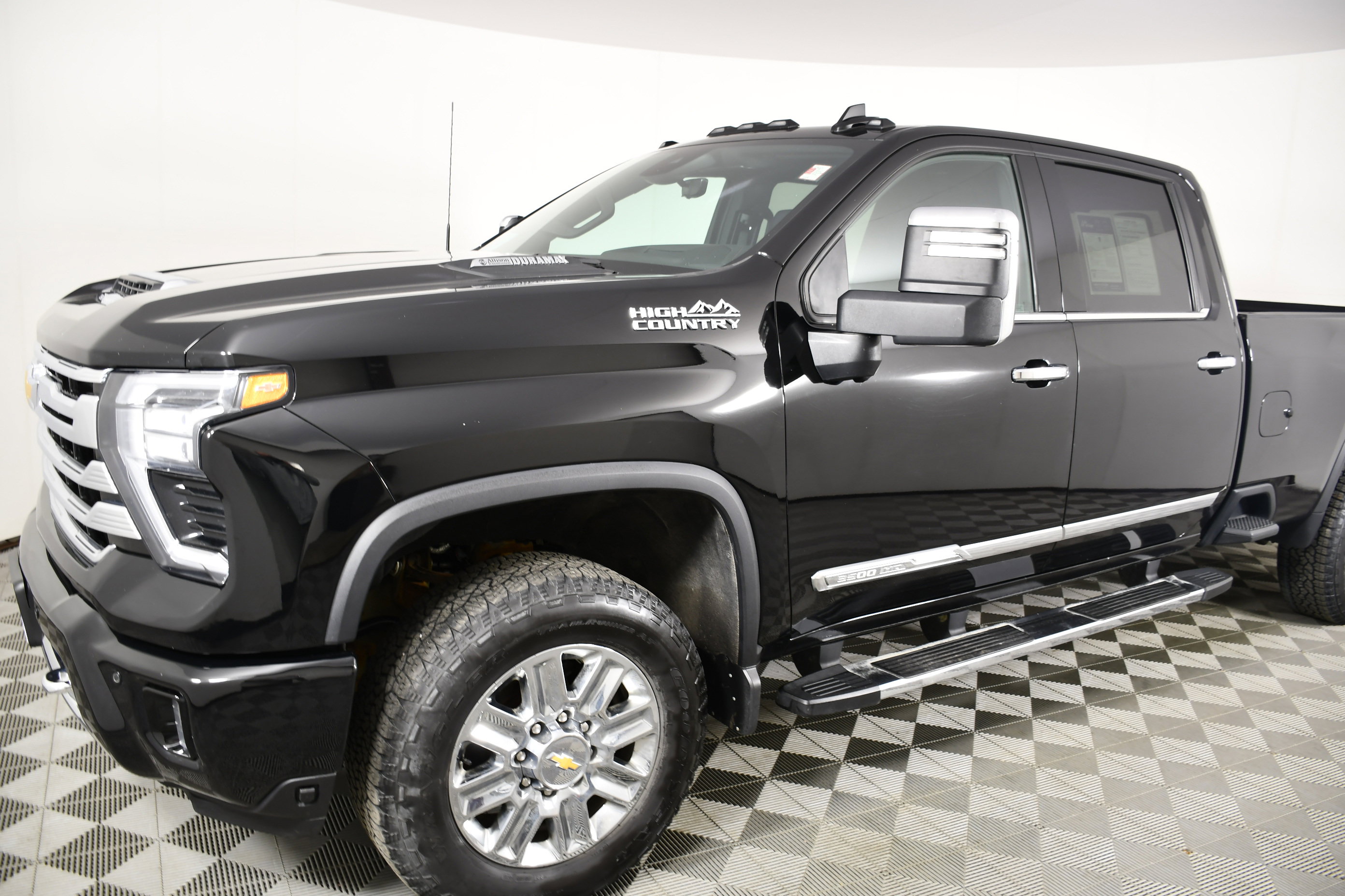 Used 2024 Chevrolet Silverado 3500 High Country w/ High Country Premium Package AWD/4WD image 10