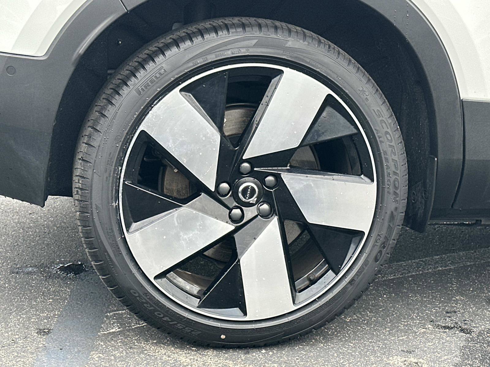 Certified 2024 Volvo XC40 Recharge Ultimate w/ Protection Package Premier image 27