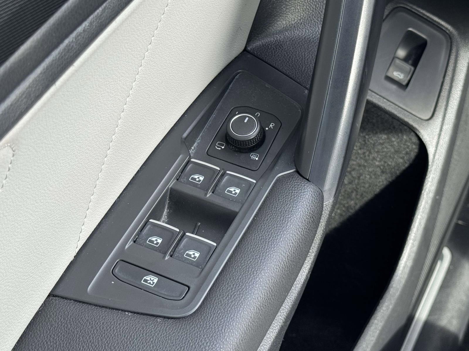 Certified 2021 Volkswagen Tiguan SEL Premium R-Line image 21