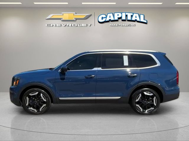 Used 2024 Kia Telluride S FWD image 2