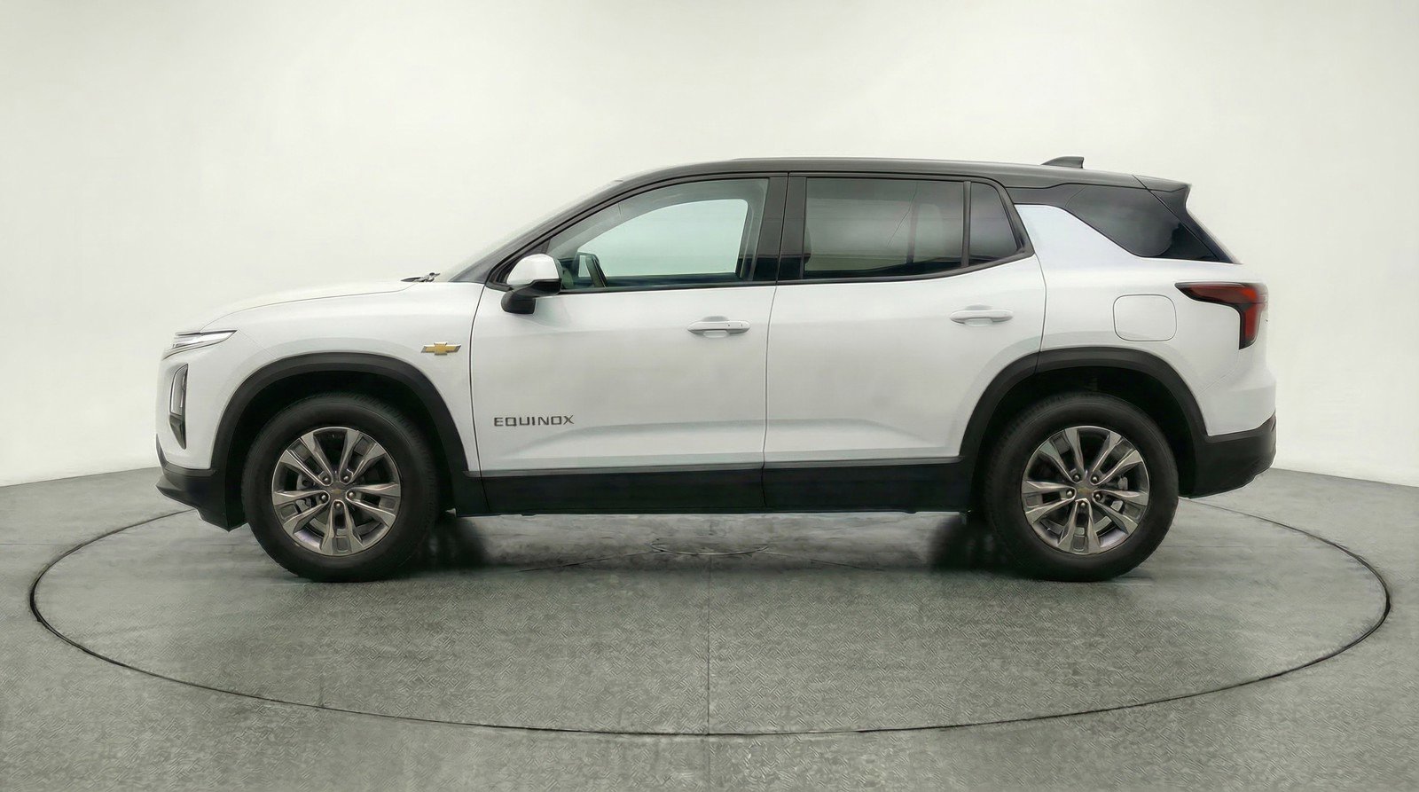 Used 2025 Chevrolet Equinox LT image 5