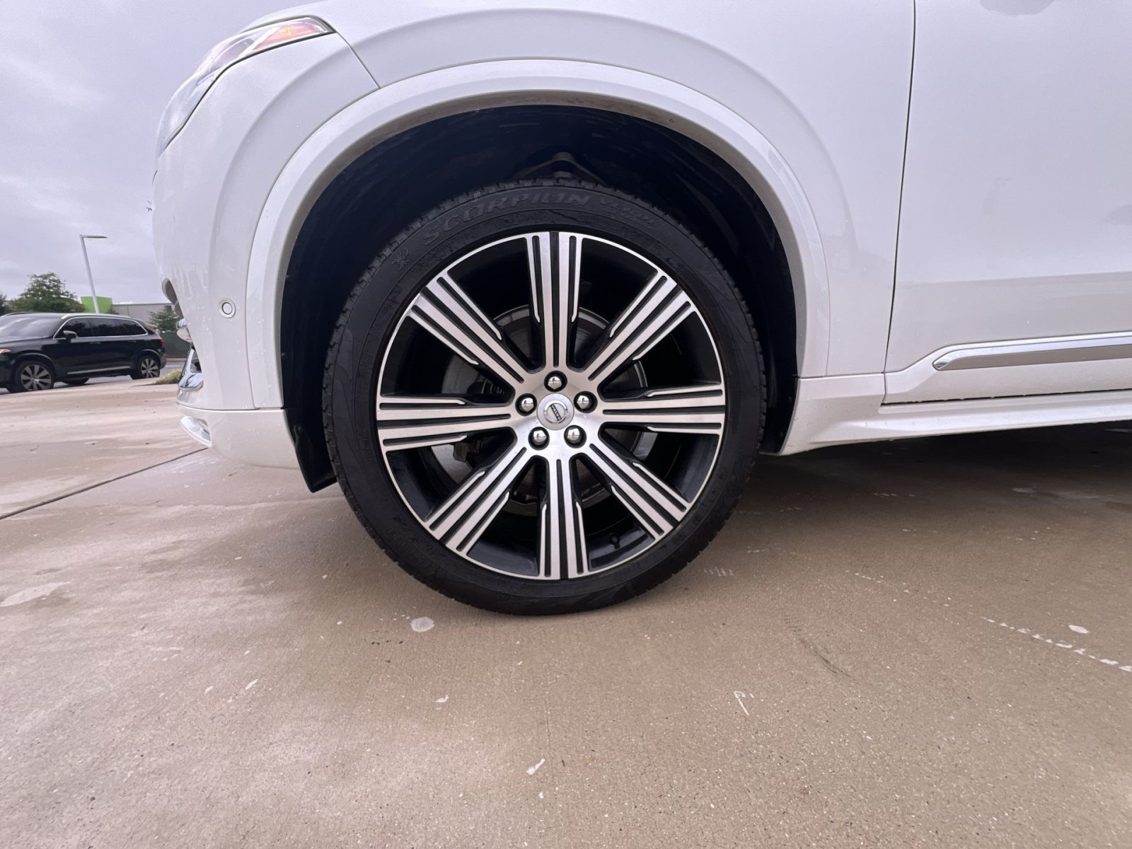 Used 2025 Volvo XC90 B6 Plus w/ Protection Package Premier AWD/4WD image 12