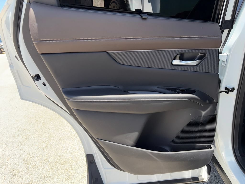 Certified 2025 Nissan Murano Platinum w/ Cargo Package AWD/4WD image 29