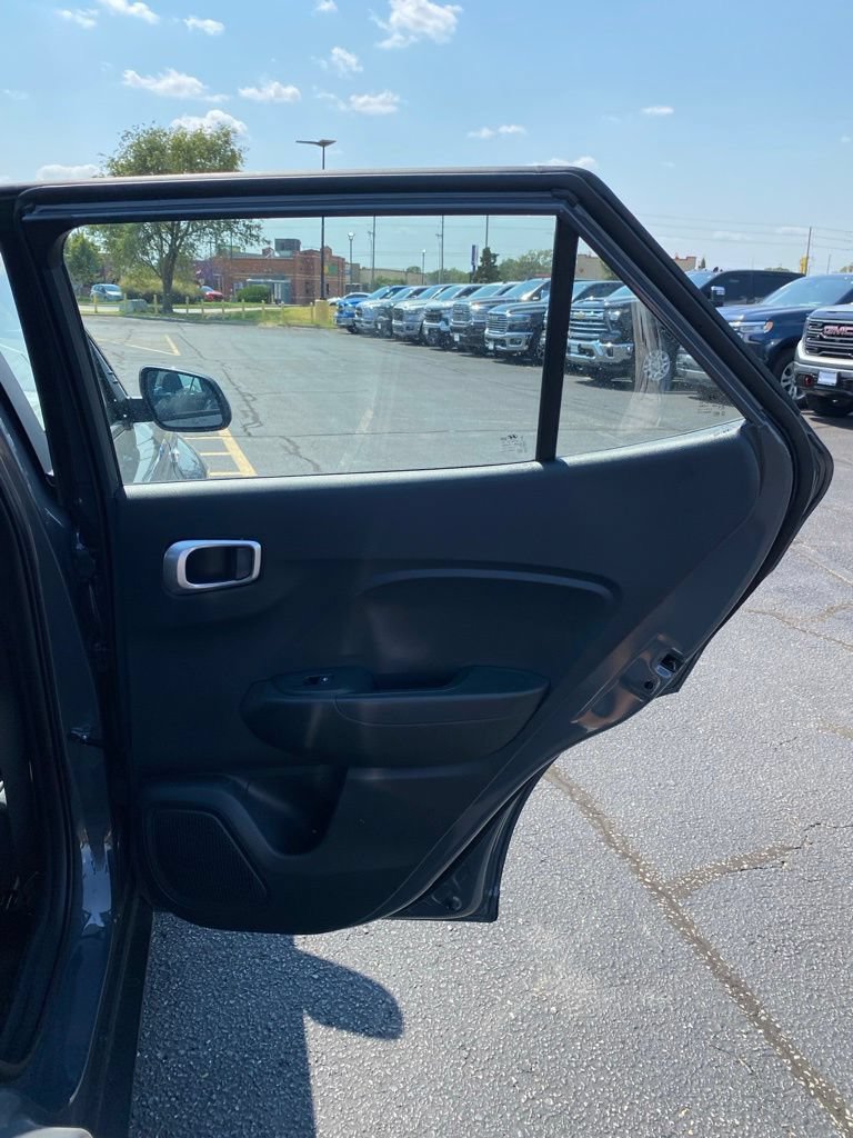 Used 2026 Hyundai Venue SEL FWD image 6
