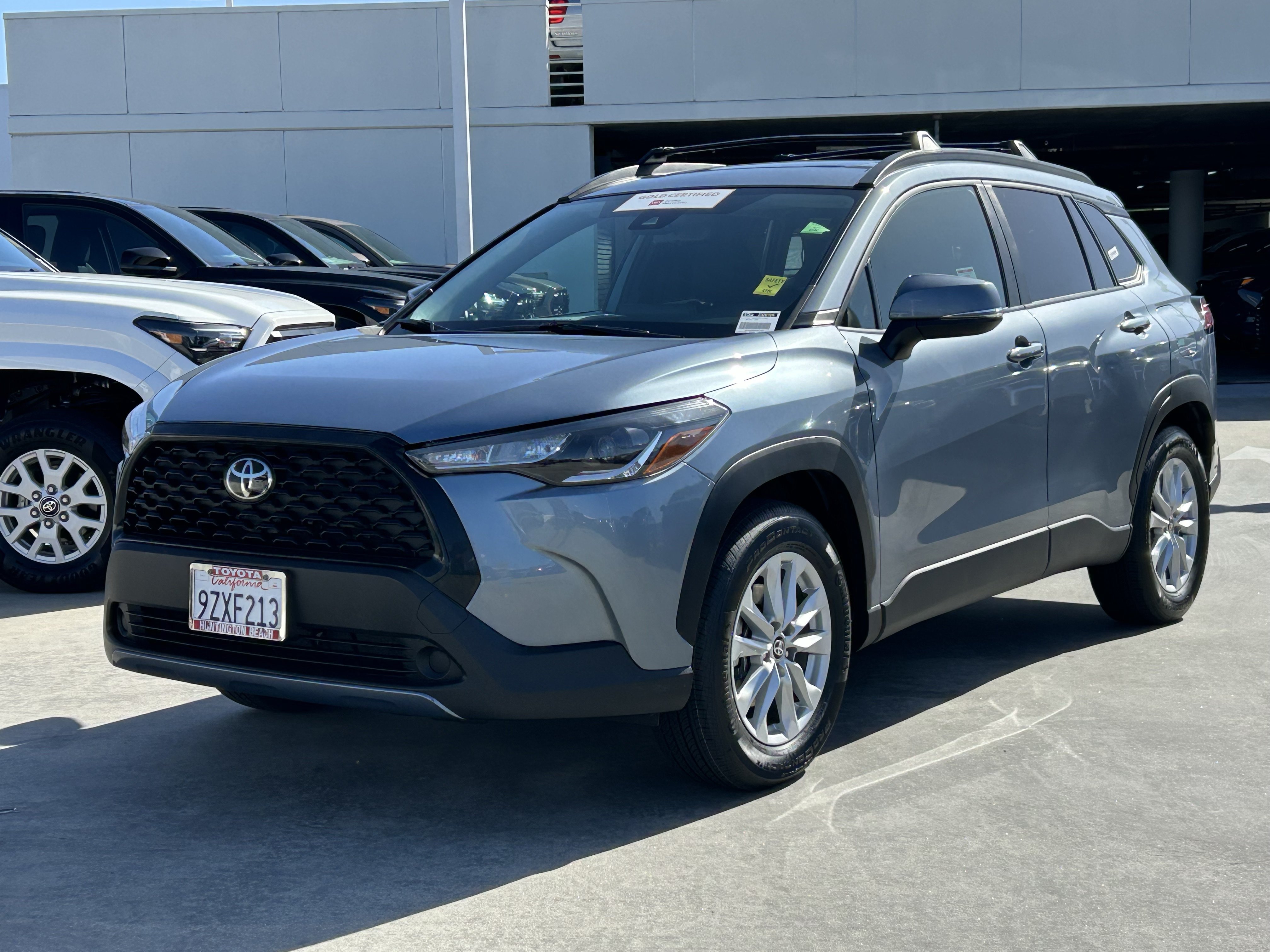 Certified 2022 Toyota Corolla Cross LE w/ Moonroof Package AWD/4WD image 6