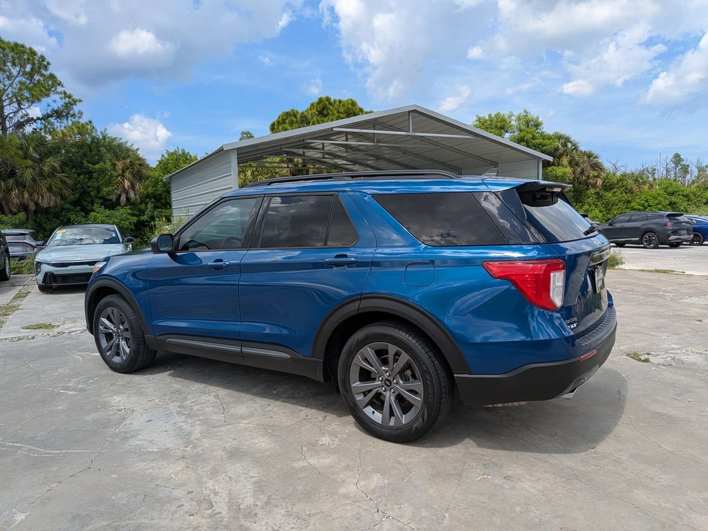 Used 2023 Ford Explorer XLT w/ Equipment Group 202A RWD image 5