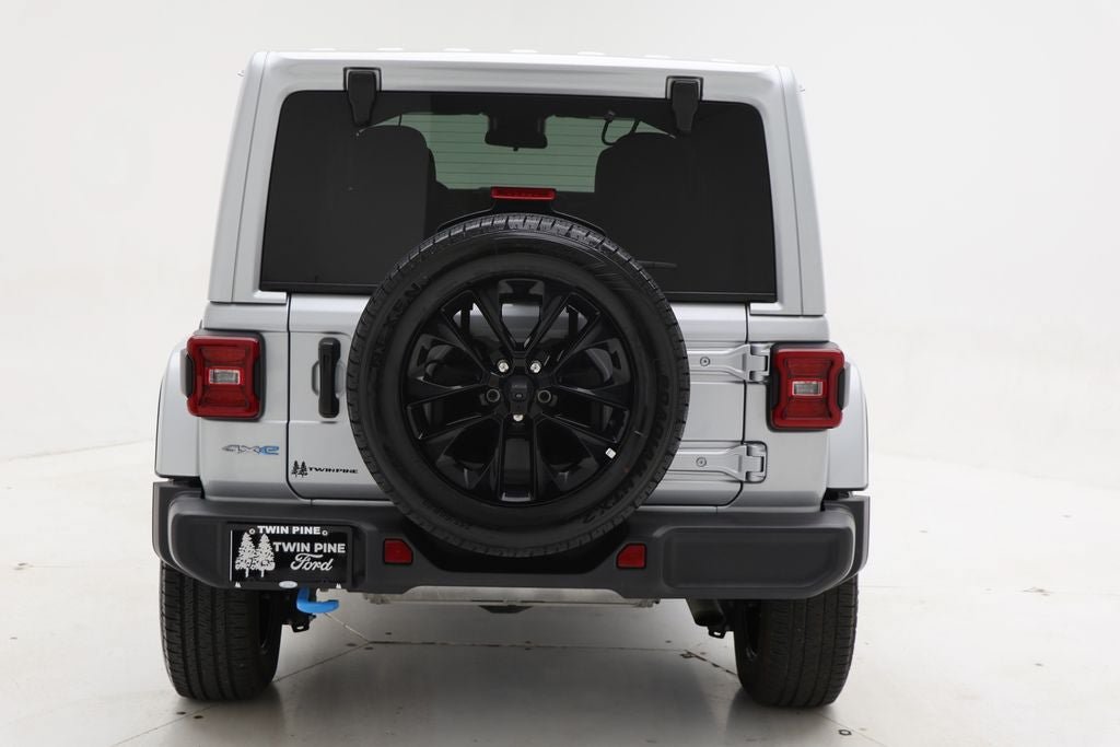 Used 2024 Jeep Wrangler Unlimited Sahara AWD/4WD image 8