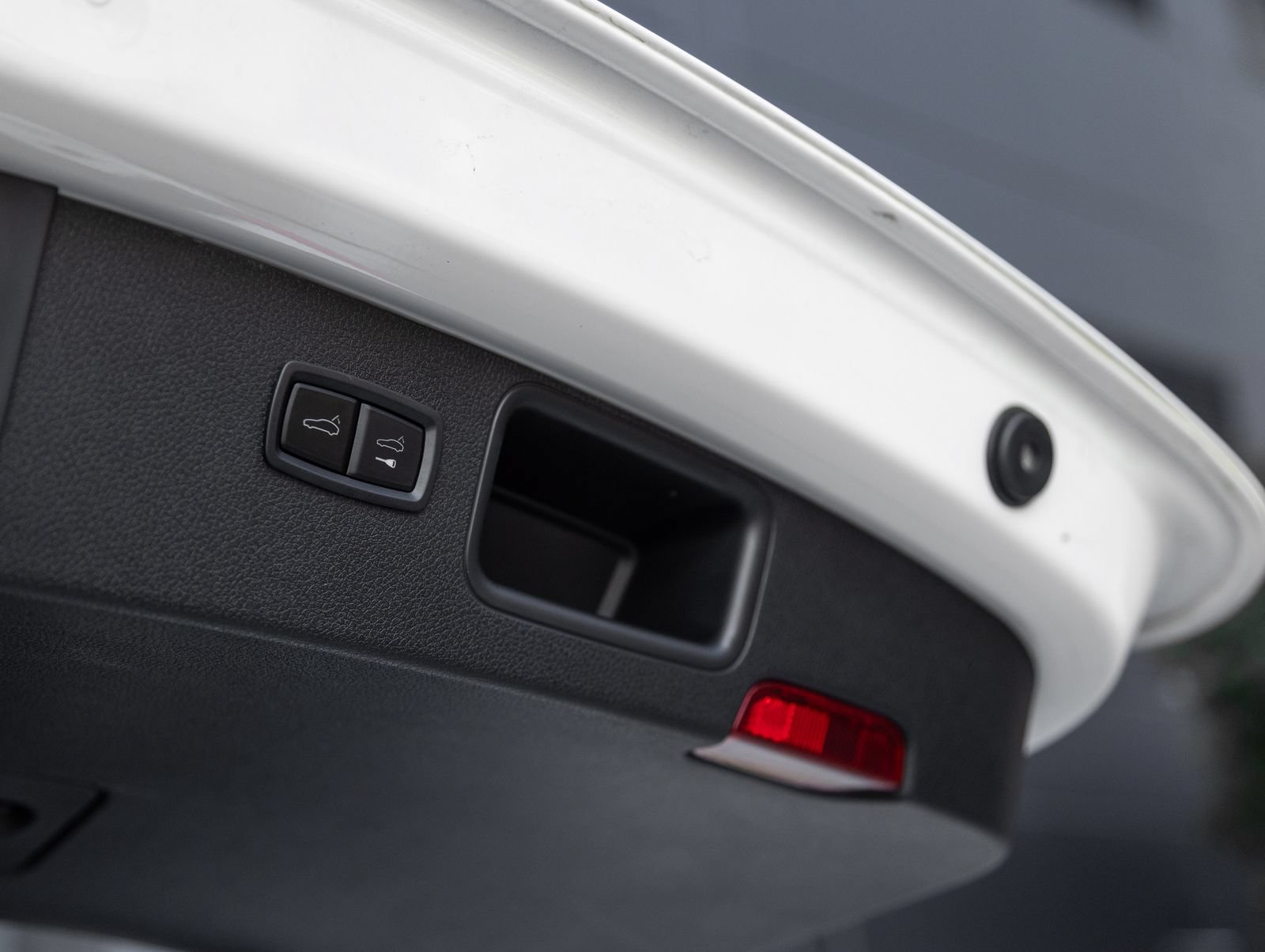 Certified 2023 Porsche Macan S AWD/4WD image 30