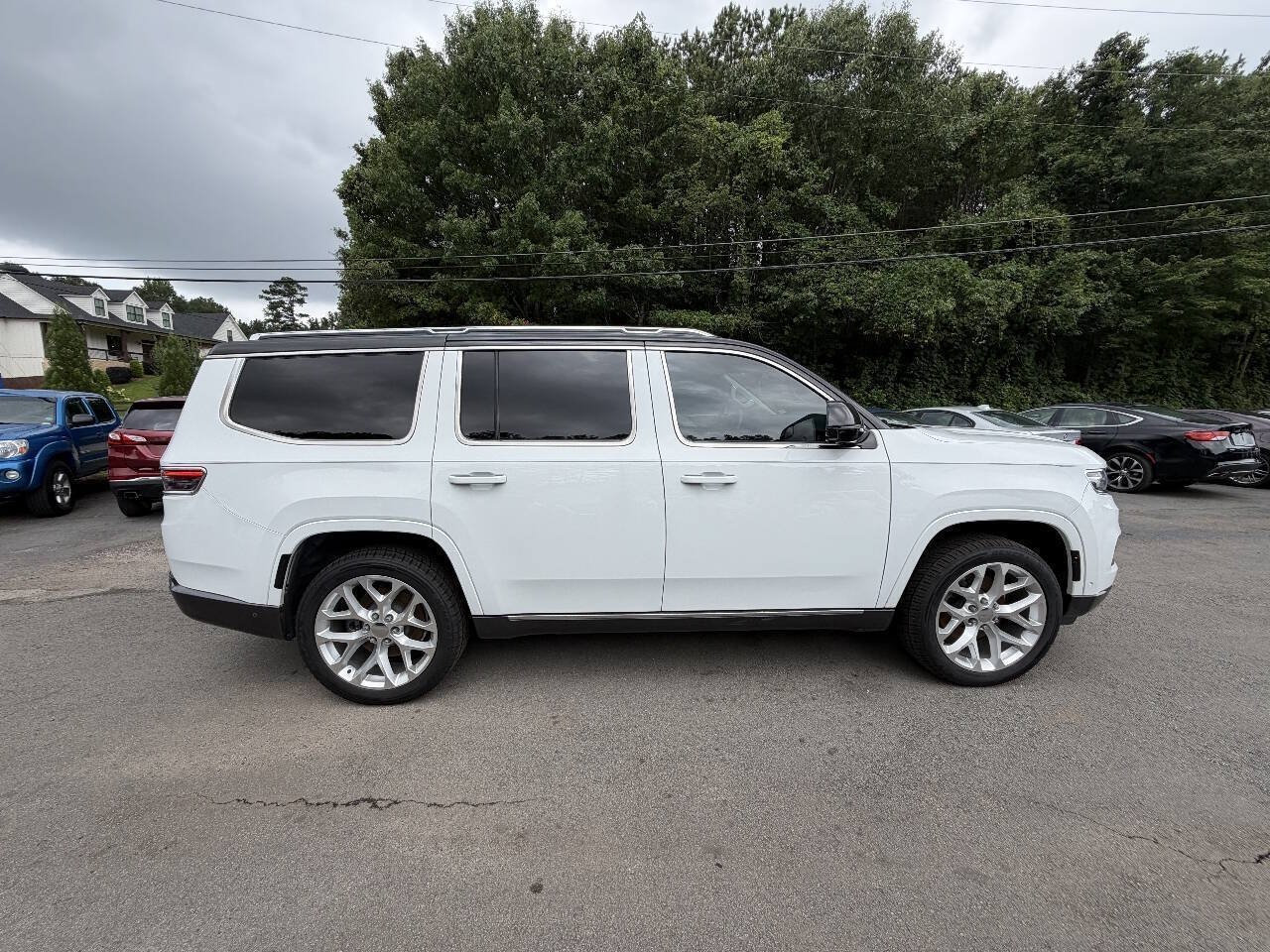 Used 2022 Jeep Grand Wagoneer Series I AWD/4WD image 3