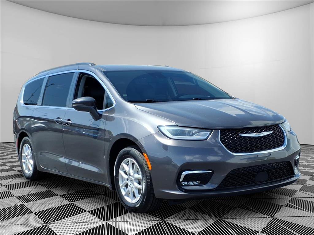 Used 2022 Chrysler Pacifica Touring-L FWD image 1