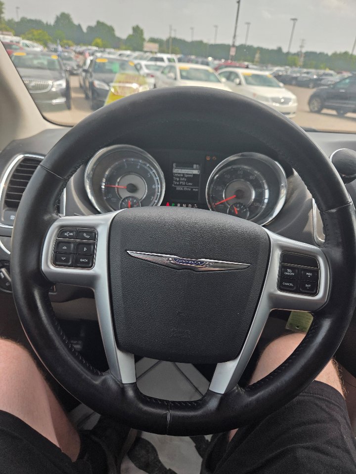 Used 2012 Chrysler Town & Country Touring w/ Entertainment Group #1 image 13