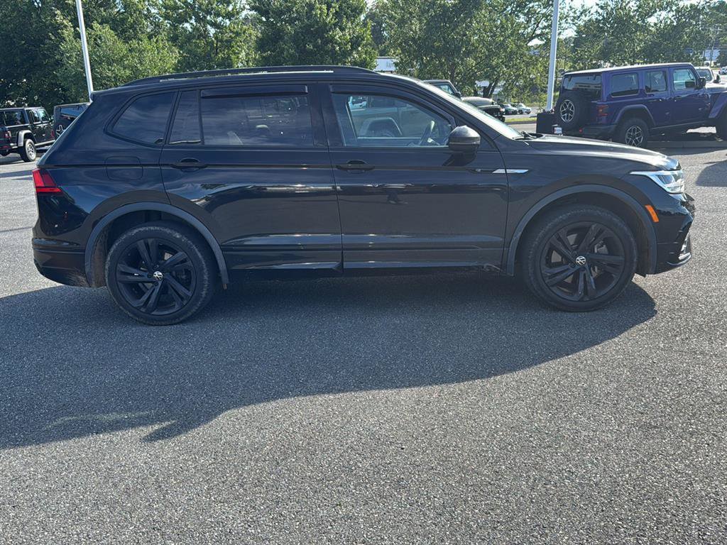 Used 2023 Volkswagen Tiguan SE R-Line FWD image 8
