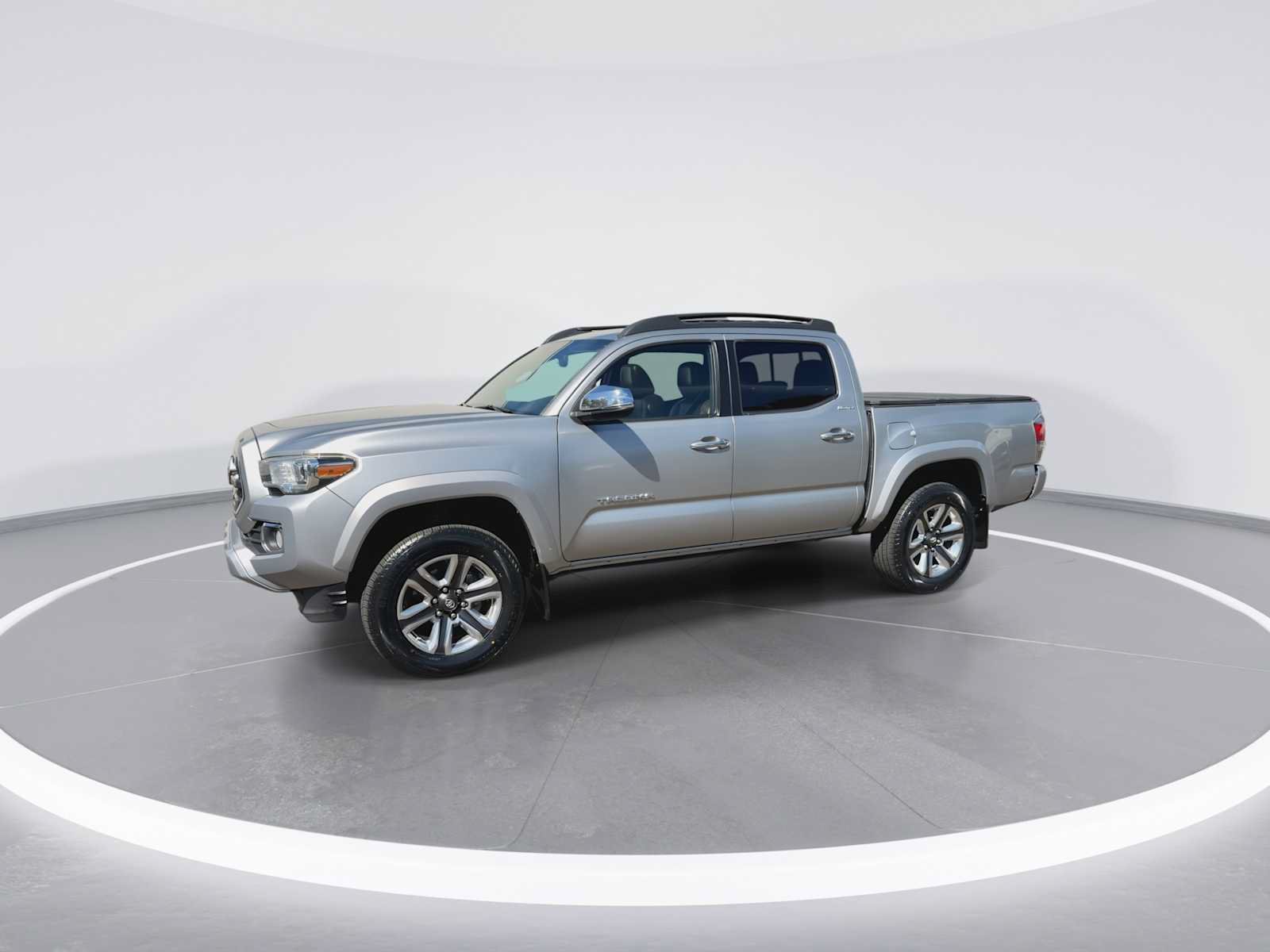 Certified 2016 Toyota Tacoma Limited w/ Towing Package AWD/4WD image 4