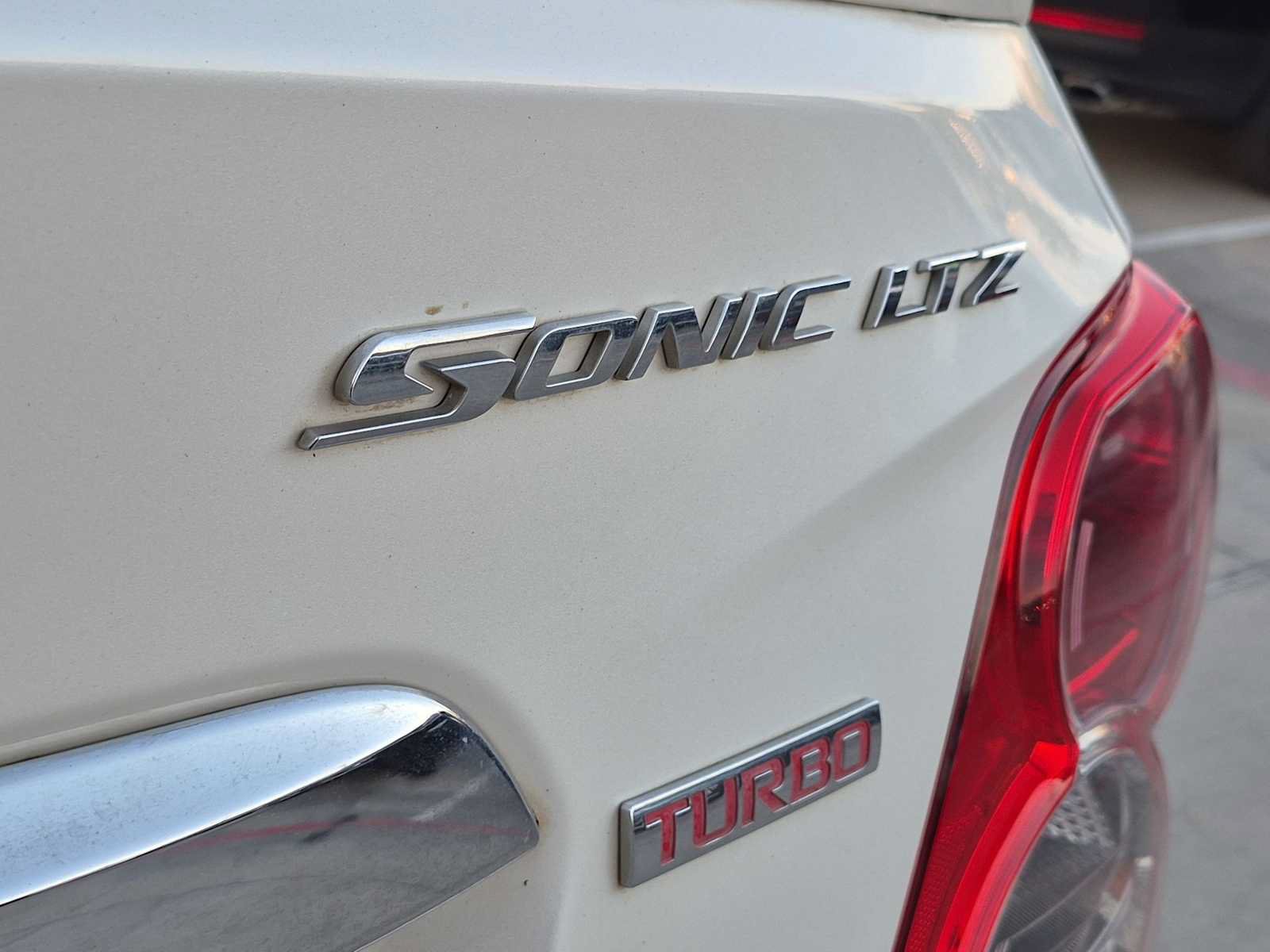 Used 2015 Chevrolet Sonic LTZ FWD image 20
