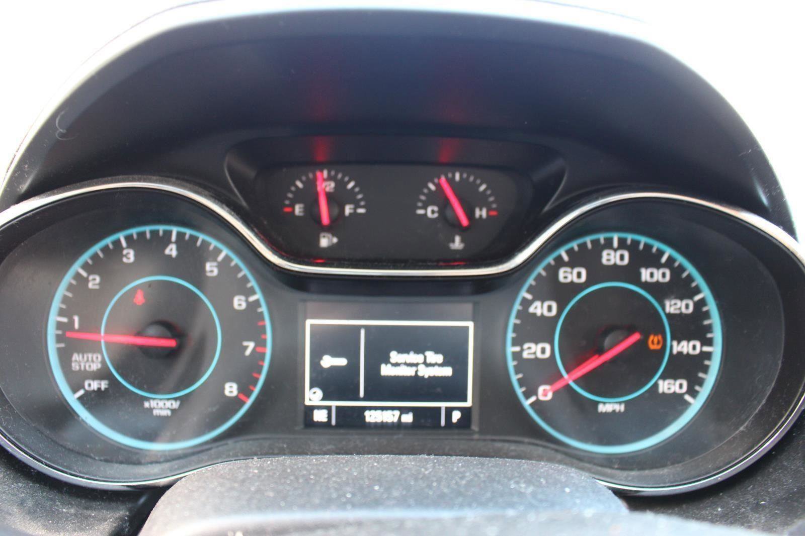 Used 2017 Chevrolet Cruze LS FWD image 20