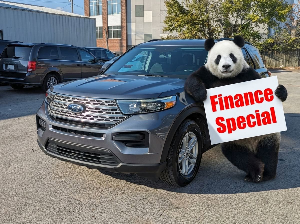 Used 2023 Ford Explorer XLT RWD image 1