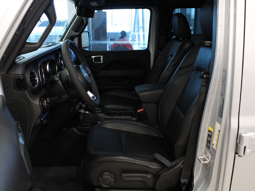 Used 2023 Jeep Wrangler Unlimited Rubicon 4xe AWD/4WD image 13