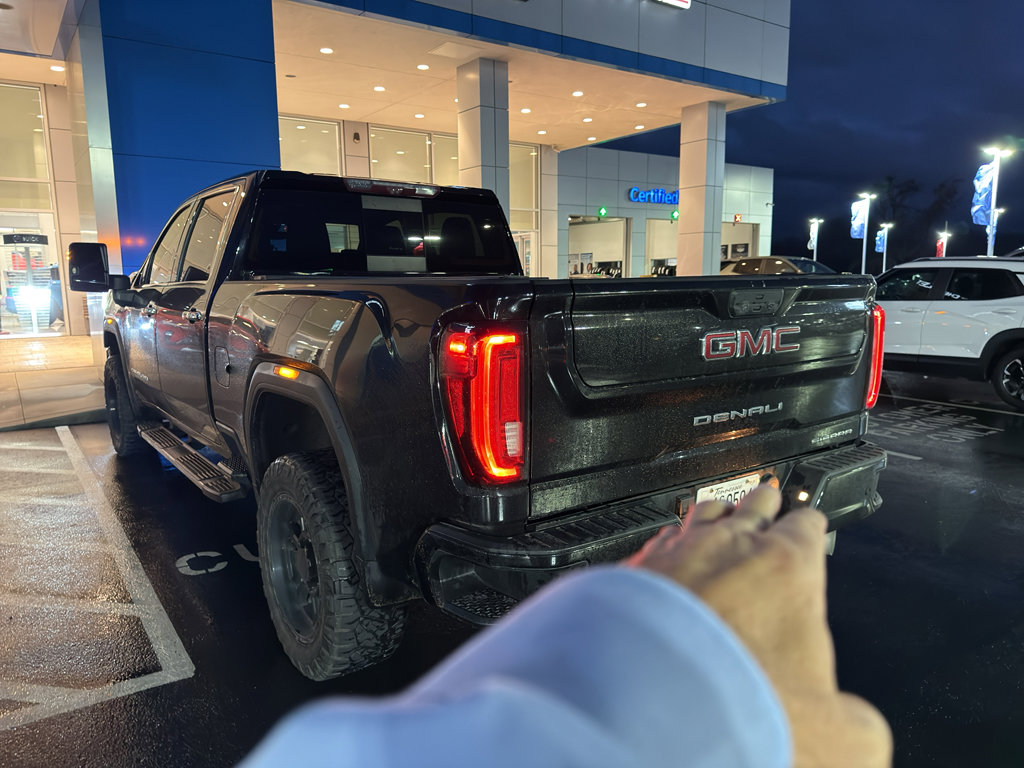 Used 2020 GMC Sierra 2500 Denali w/ Denali Ultimate Package image 3