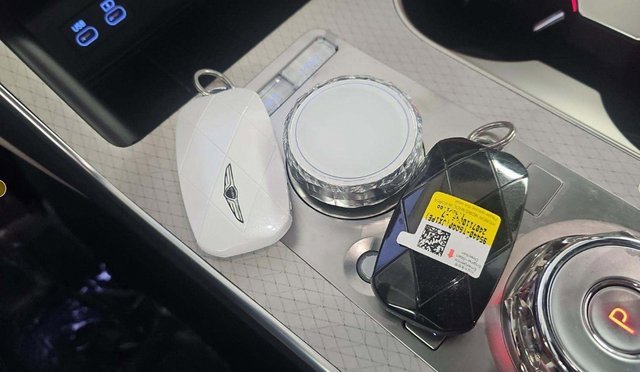 Used 2025 Genesis GV80 3.5T Prestige image 14