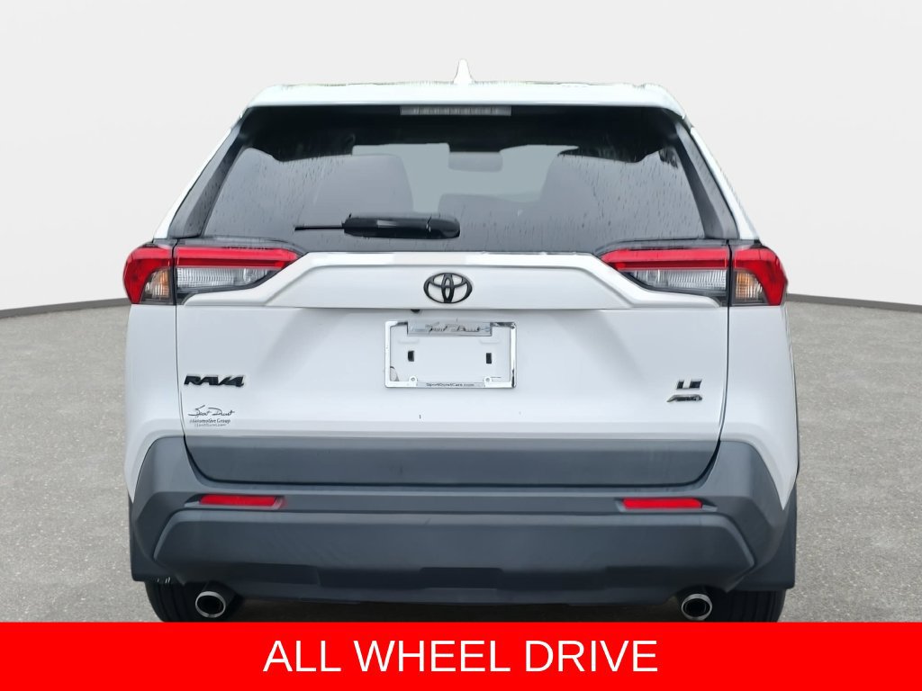 Used 2022 Toyota RAV4 LE AWD/4WD image 6