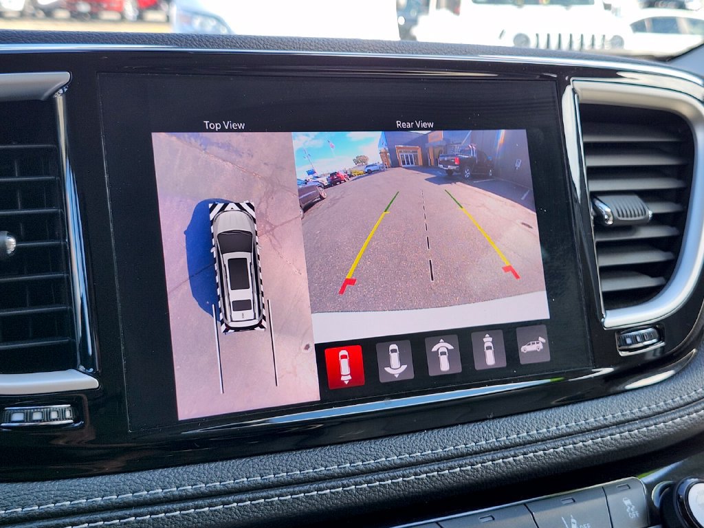 Used 2021 Chrysler Pacifica Touring-L w/ Uconnect Theater Family Group FWD image 22