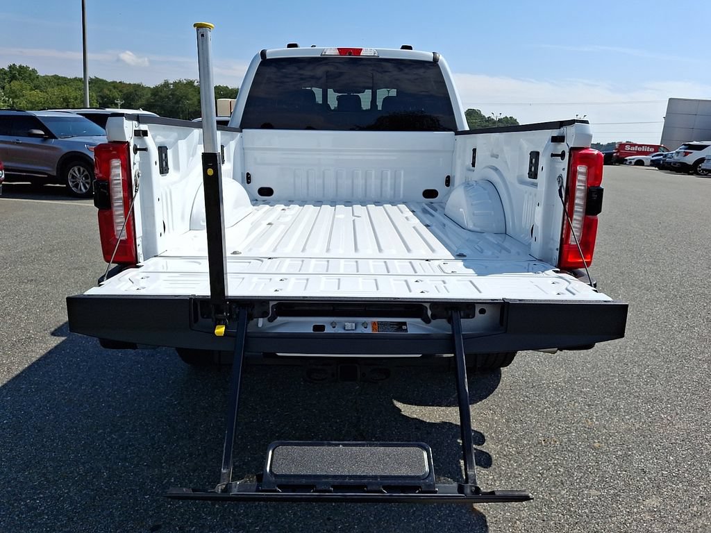 Used 2025 Ford F250 Lariat AWD/4WD image 33