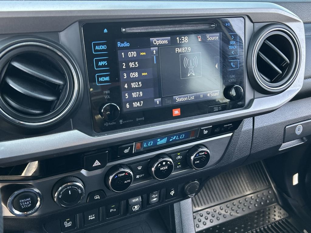 Used 2018 Toyota Tacoma Limited image 13