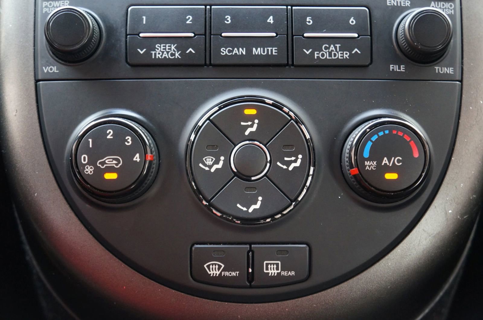 Used 2012 Kia Soul + FWD image 34