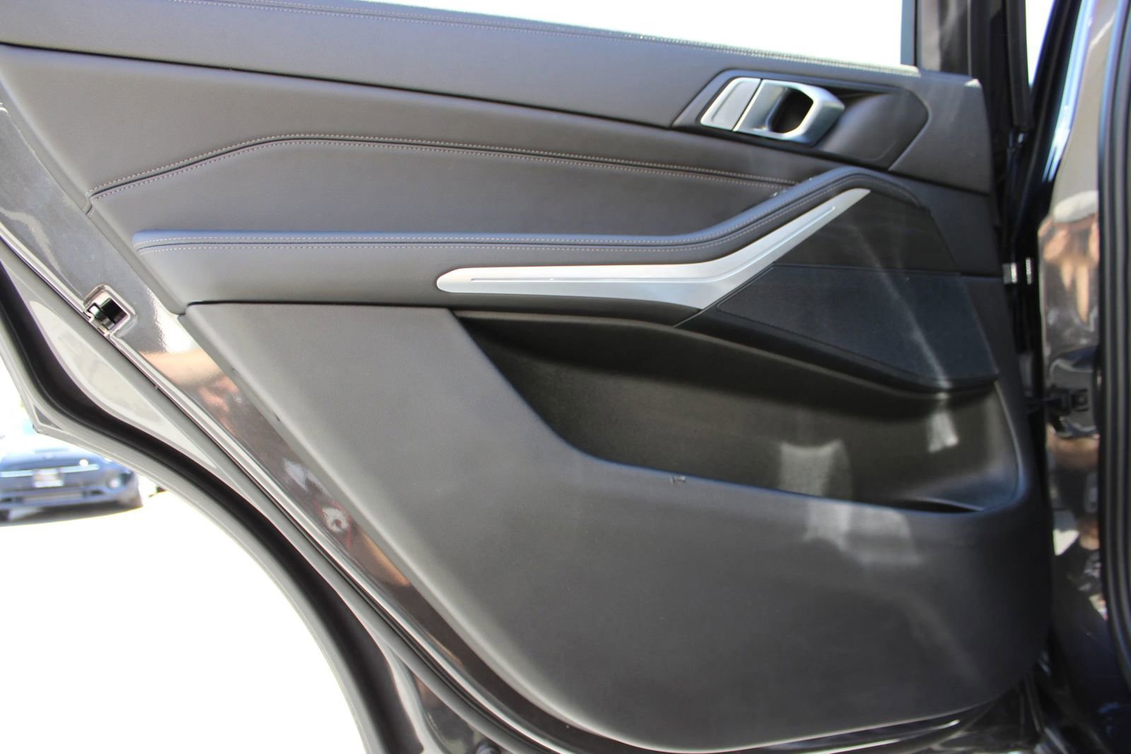 Used 2022 BMW X7 xDrive40i w/ Premium Package image 14