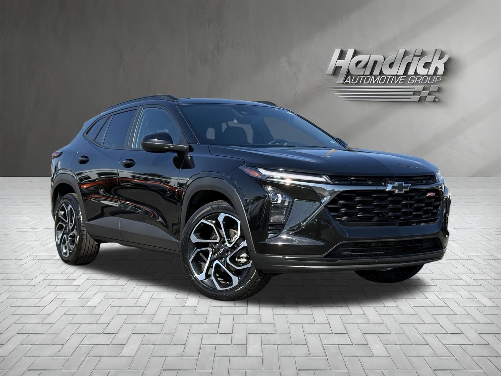 Used 2024 Chevrolet Trax RS FWD image 2