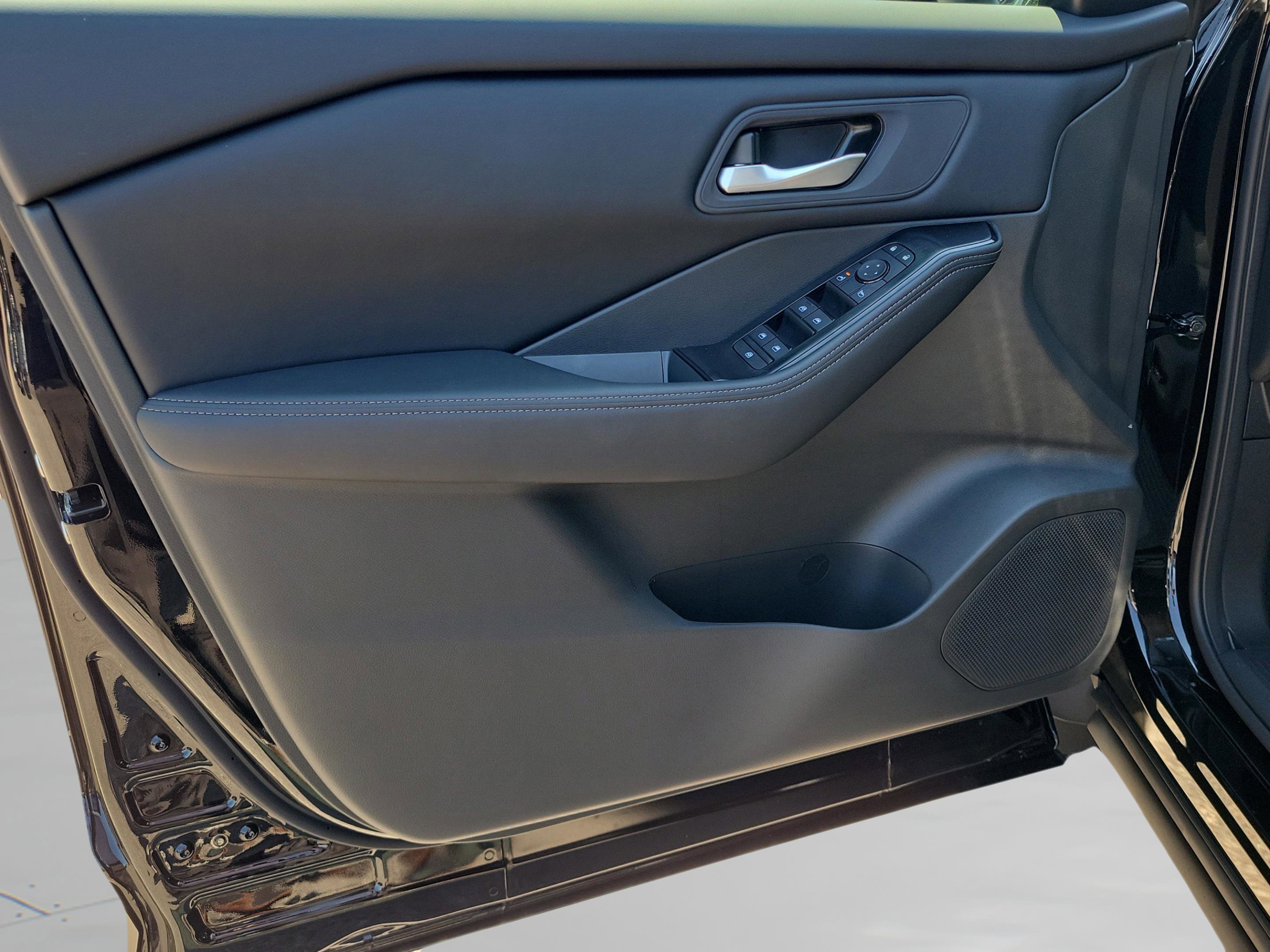 New 2026 Nissan Rogue SV w/ Cold Weather Package FWD image 18