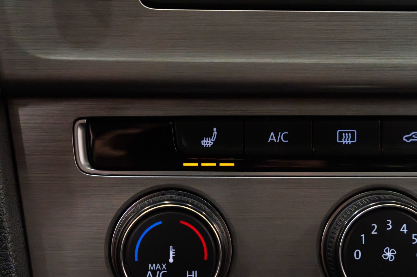 Used 2016 Volkswagen Golf SE image 12