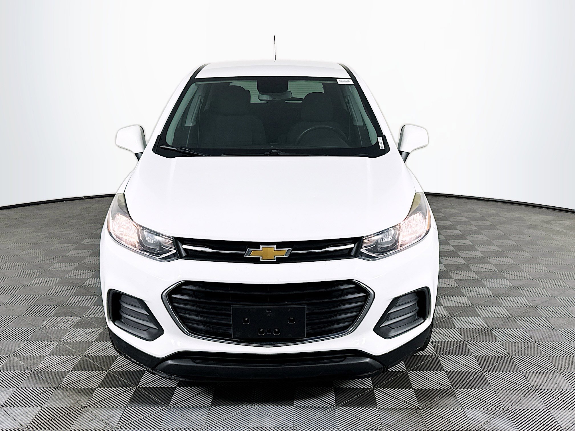 Used 2021 Chevrolet Trax LS w/ Tint and Cruise Package FWD image 2