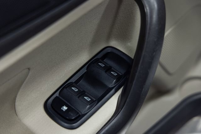 Used 2018 Ford Fiesta SE image 12