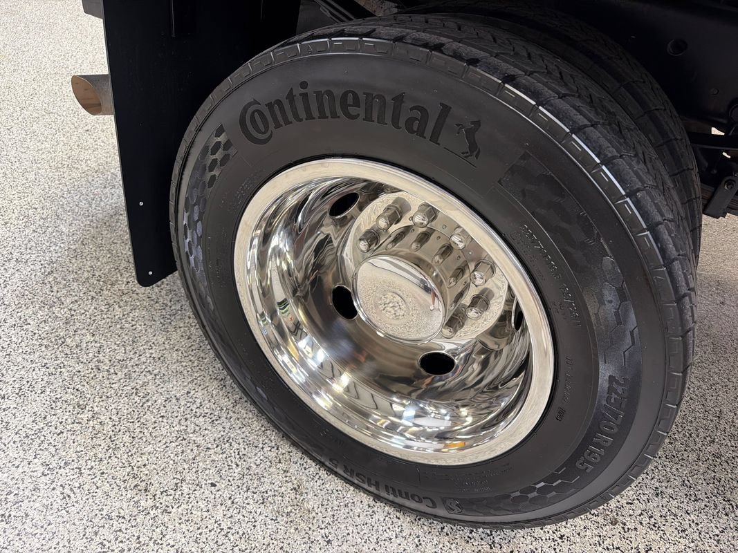 Used 2019 Ford F550 2WD Regular Cab Super Duty image 39