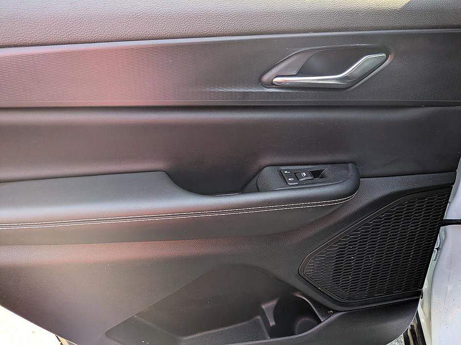 Used 2024 Jeep Grand Cherokee L Altitude image 27