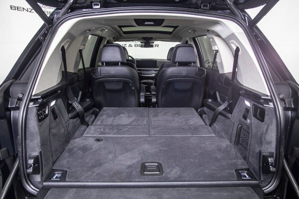 Used 2024 BMW X7 xDrive40i w/ Parking Assistance Package image 13