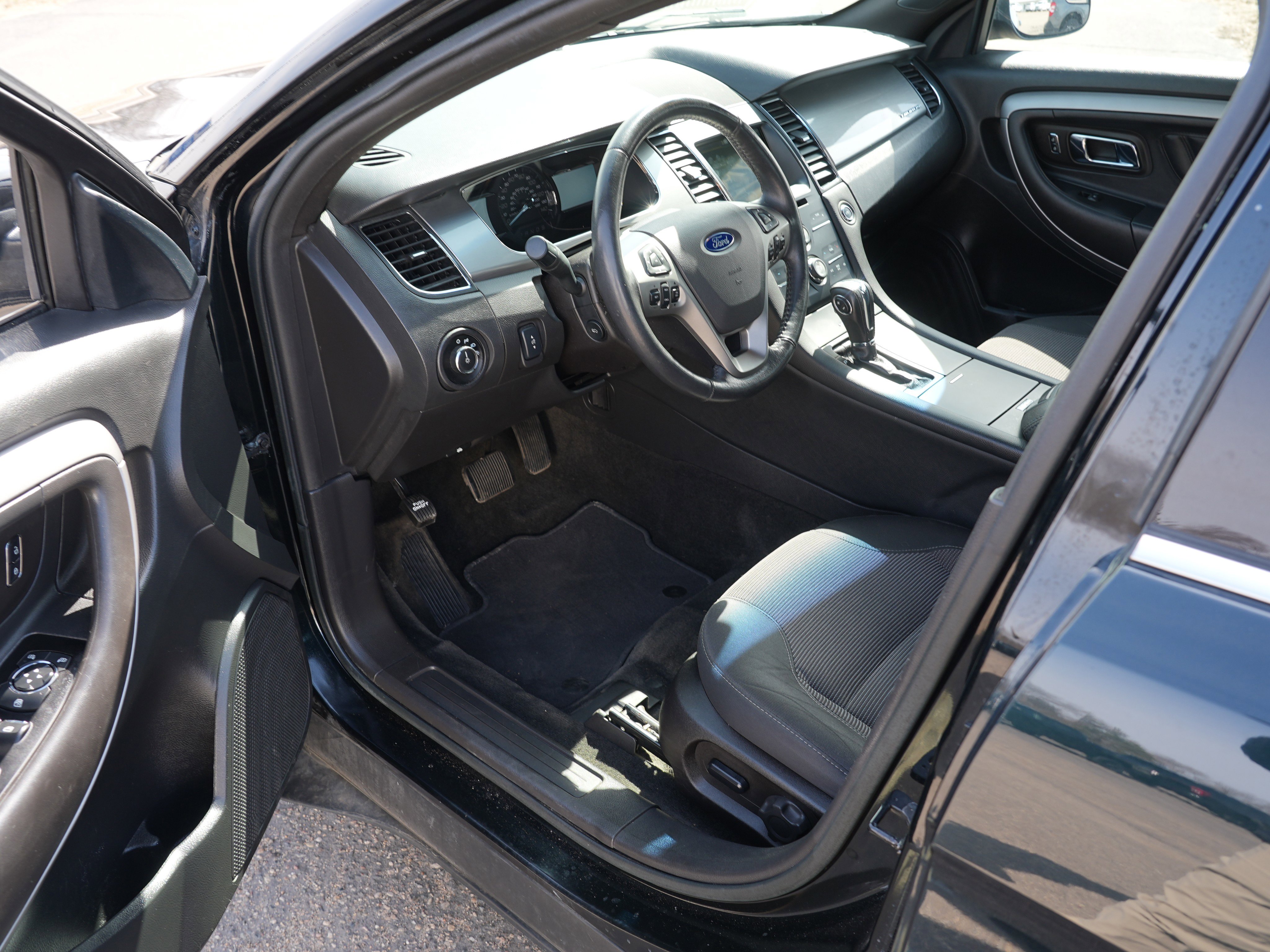 Used 2015 Ford Taurus SEL w/ Equipment Group 201A image 15