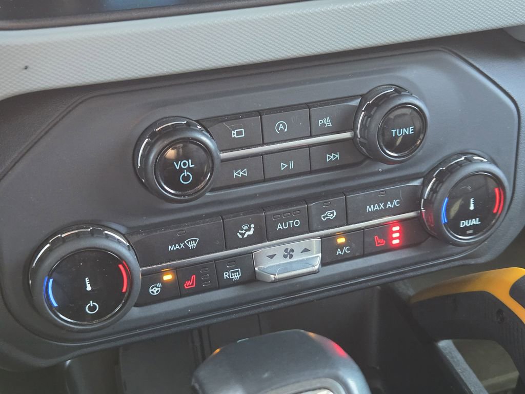 Used 2022 Ford Bronco Badlands image 14