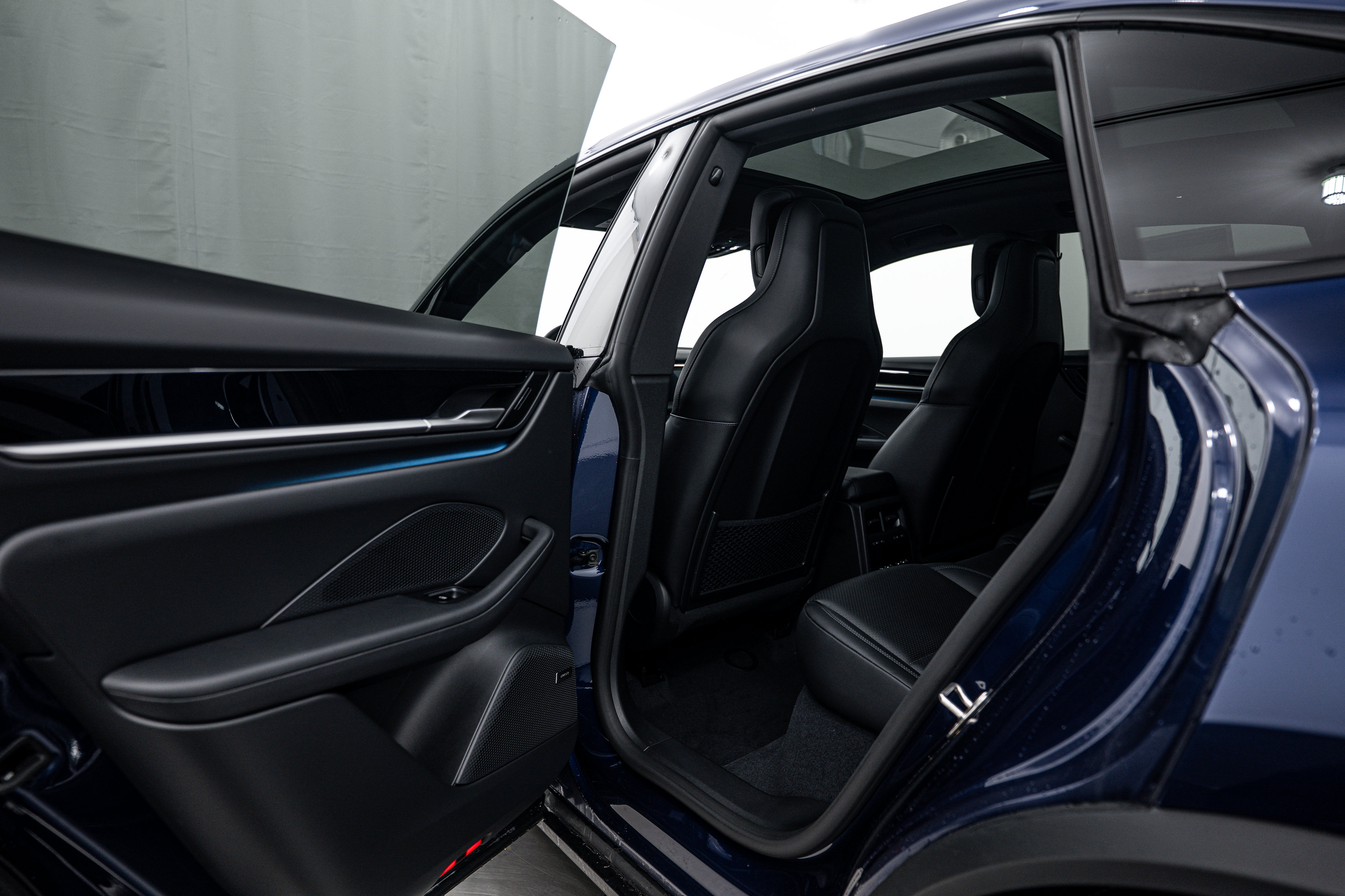 New 2026 Porsche Macan 4 Electric AWD/4WD image 22